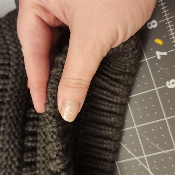 Knitted Beanie with Ponytail Exit ,Brand New - Picture 4 of 4